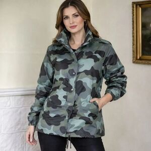 NWT Rains Camo Waterproof Hooded Jacket